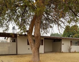 Building Photo - 207-209 Carswell Dr