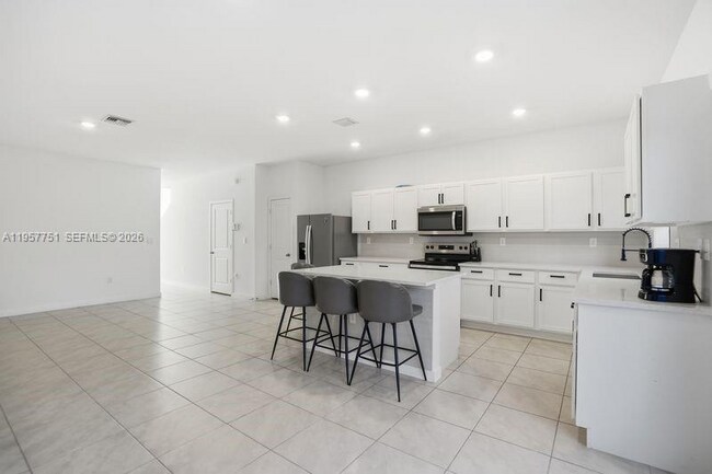 Foto del edificio - 816 NW 3rd Terrace