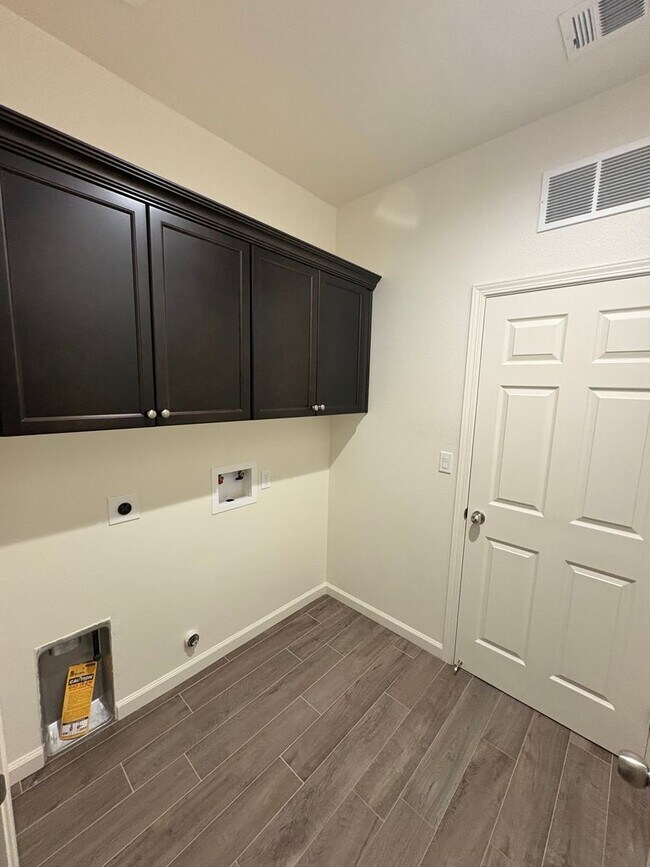 Foto del edificio - 30769 Ashland Rd