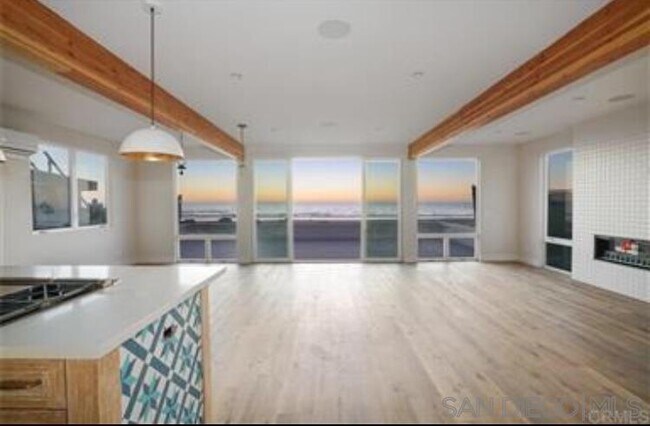 Building Photo - 1160 Seacoast Dr