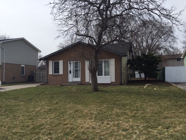 Primary Photo - 371 Somerset Crescent
