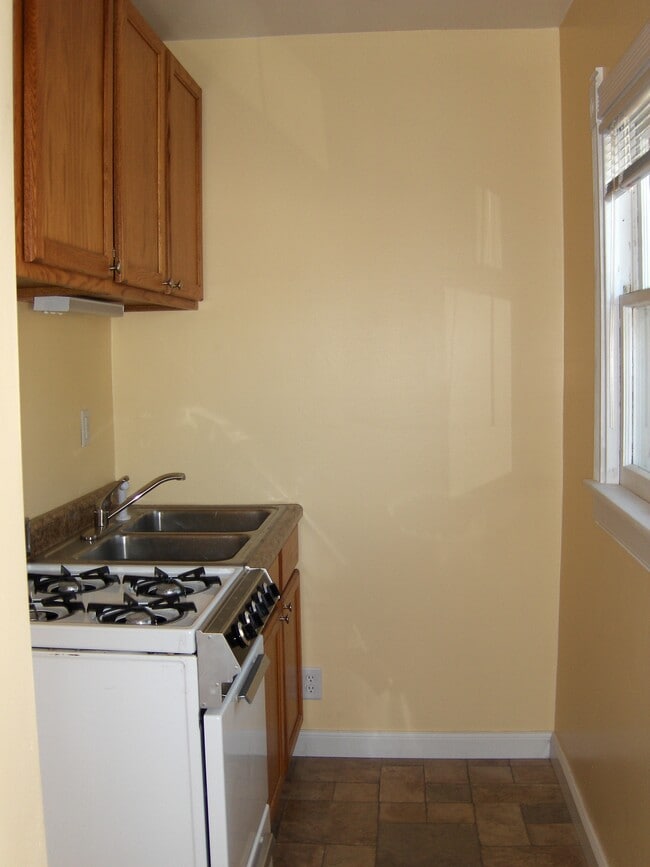 Building Photo - 2429 1st Ave S