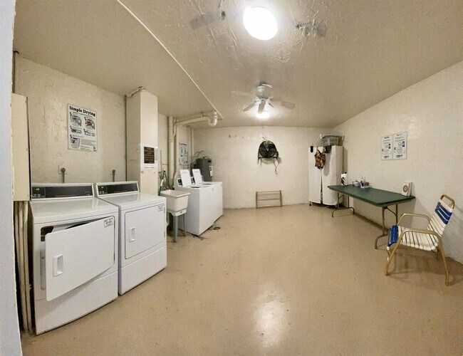 Foto del edificio - 3051 N Course Dr