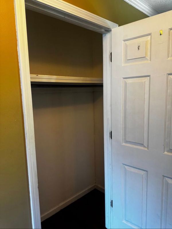 Foto del edificio - 806 Lois Ln