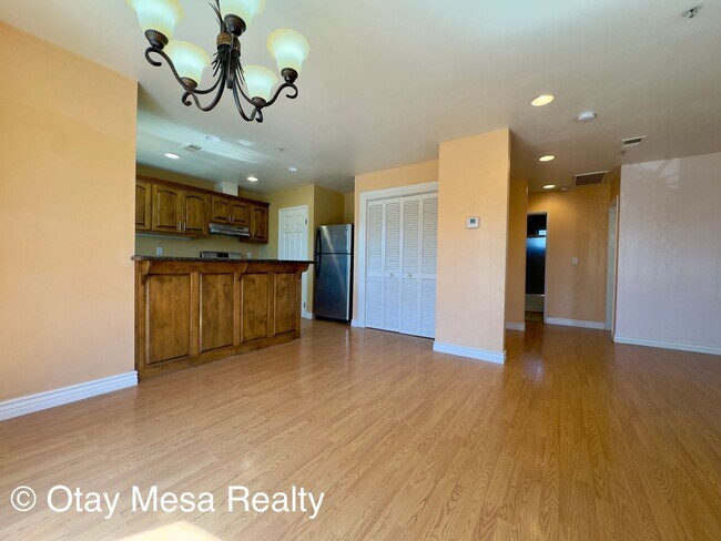 Foto del edificio - 1061 Saturn Blvd