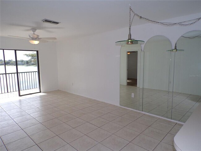 Foto del edificio - 25225 Rampart Blvd