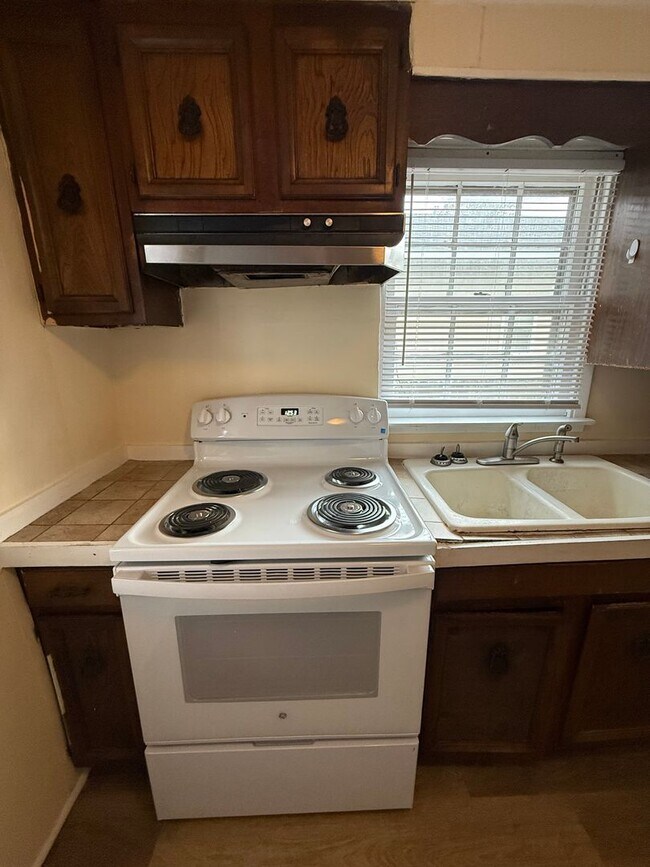 Building Photo - Downtown Wilmington - 3 Bedroom House