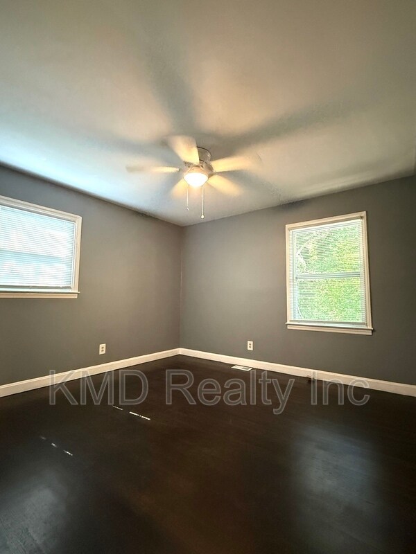 Foto del edificio - 3900 Crestridge Dr