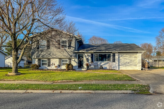 Single family homes are common in Newark.