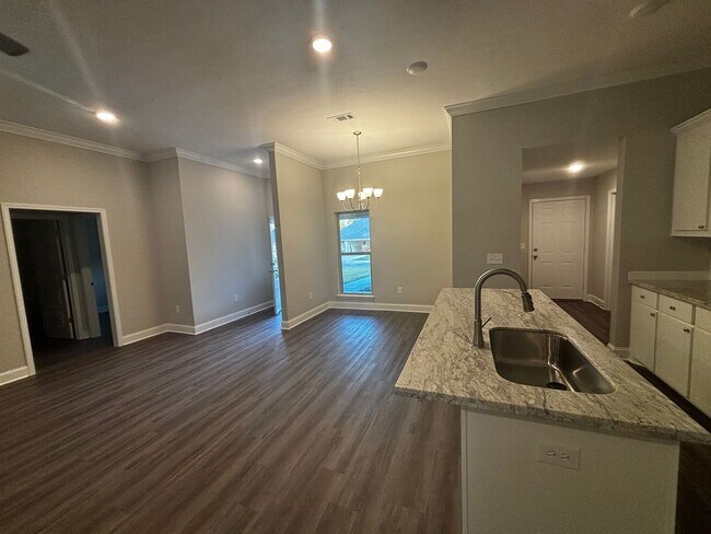 Building Photo - ****Just reduced plus ½ off 1st months ren...