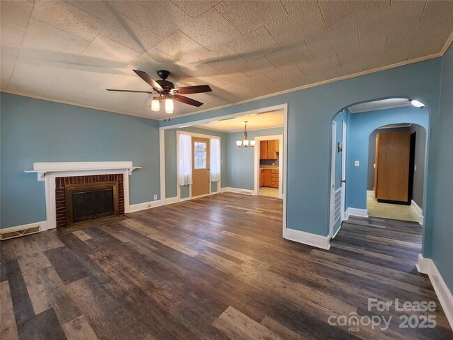 Foto del edificio - 843 Pebble Ave SW