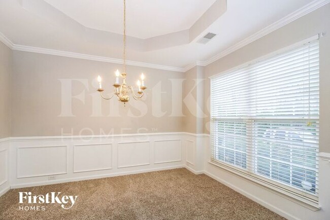 Building Photo - 350 Bangor Dr