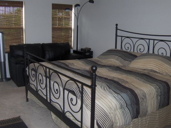 Building Photo - 312 Waterside Close