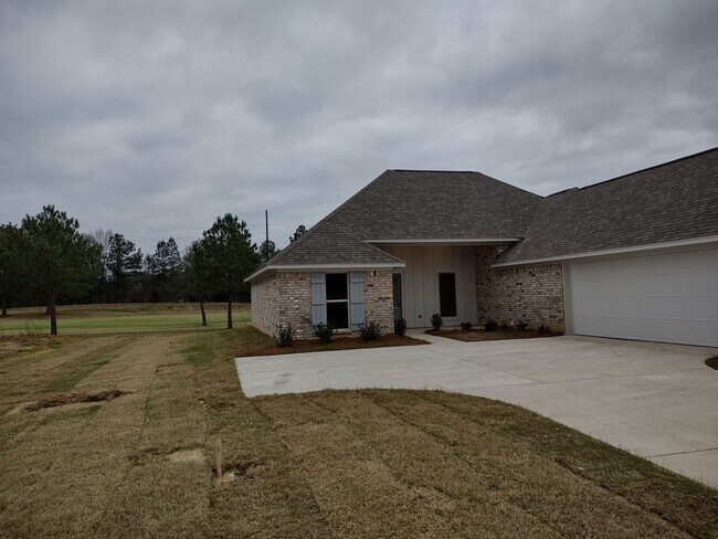 Foto del edificio - JUST REDUCED!! PLUS..***Move in Special..1...