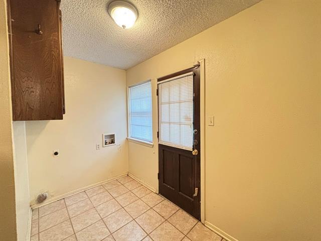 Building Photo - 2107 Botts Dr