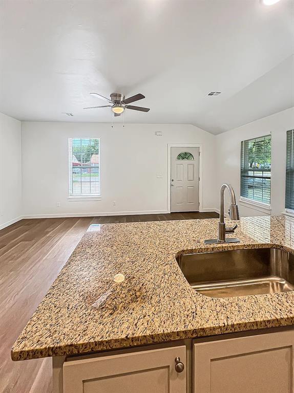 Building Photo - 1205 SW Bishop Rd