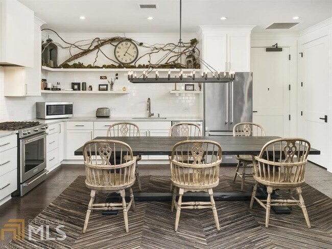 Foto del edificio - 10625 Serenbe Ln