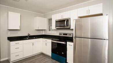 Building Photo - 2708 Monticello Dr NW