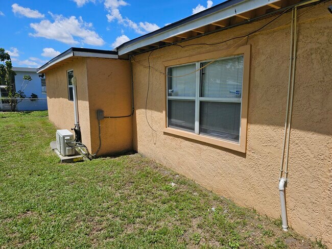 Foto del edificio - 603 Doby Ave