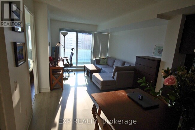 Building Photo - 17 Anndale Dr