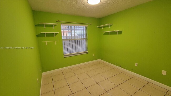 Foto del edificio - 9061 NW 119th Terrace