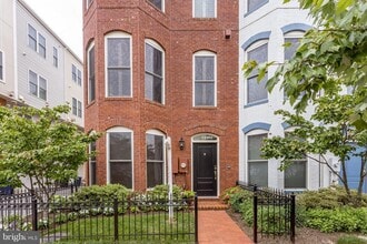 Building Photo - 419 K St SE