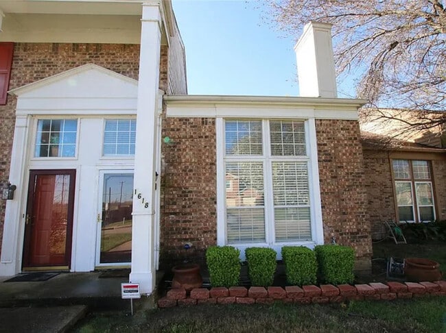 Photo - 1618 Beach Ln Townhome