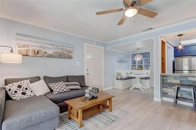 Foto del edificio - 5242 Opal Ln