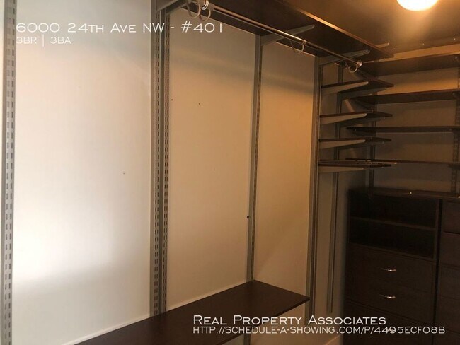 Foto del edificio - Large Top Floor Unit
