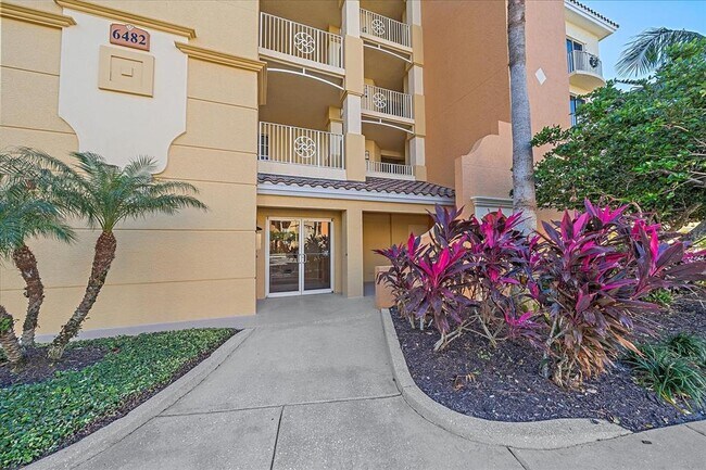 Foto del edificio - 6482 Water Crest Way
