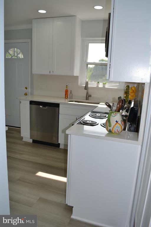 Foto del edificio - 2700 Ross Rd