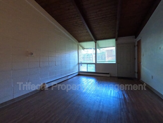 Building Photo - 606A Parker Street