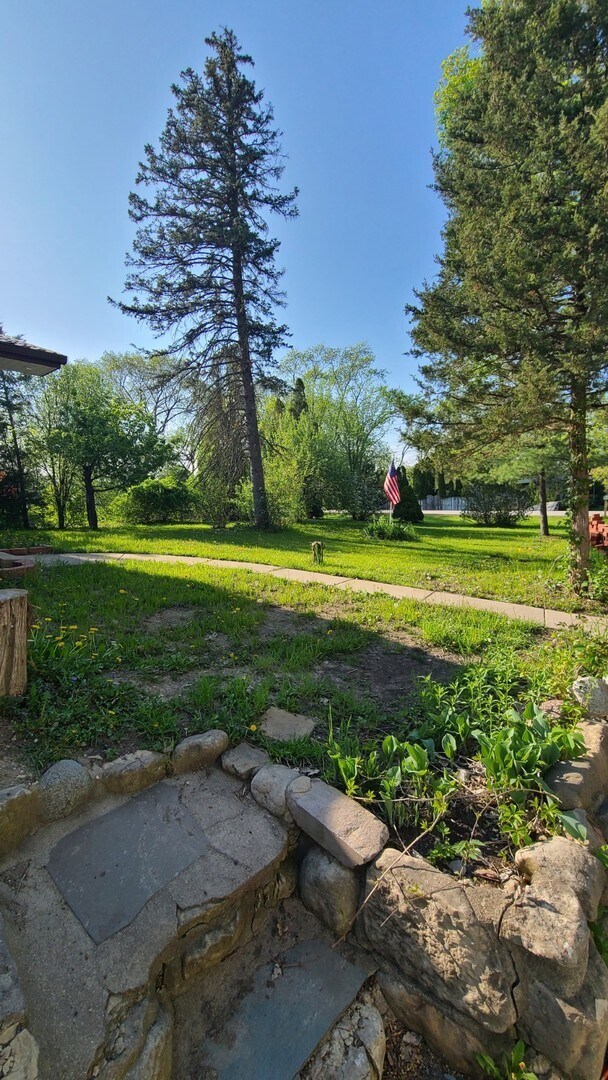 Building Photo - 22W337 Thorndale Ave