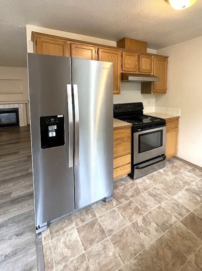 Building Photo - Charming 3 Bedroom, 2 Bath House with Gara...