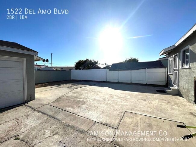 Foto del edificio - 1522 Del Amo Blvd