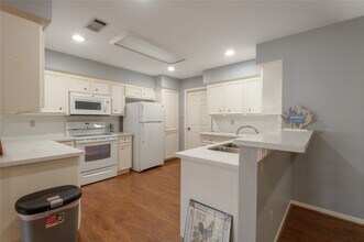 Building Photo - 2232 Azalea Cir