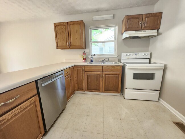 Kitchen - 355 10th St NW
