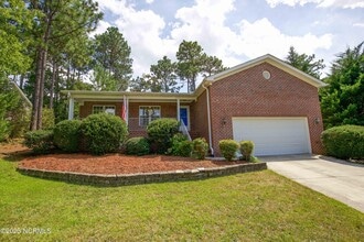 Building Photo - 2165 Longleaf Dr SW