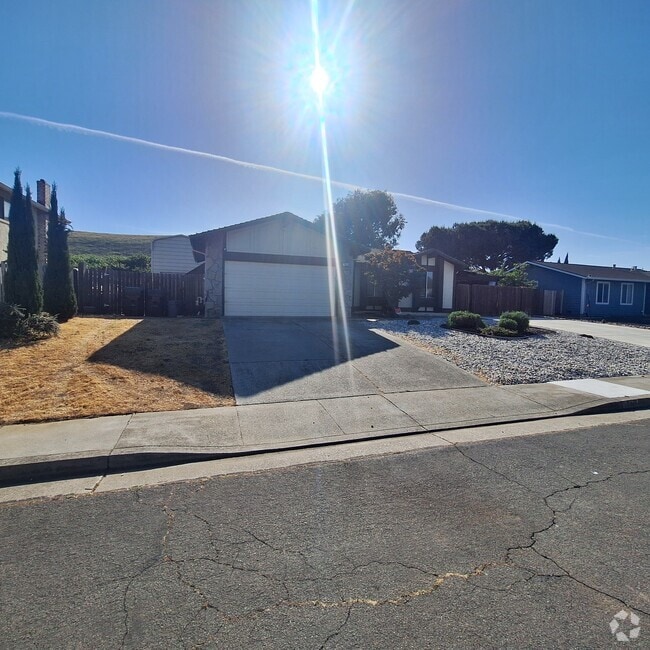 Building Photo - 741 Castlewood Ct