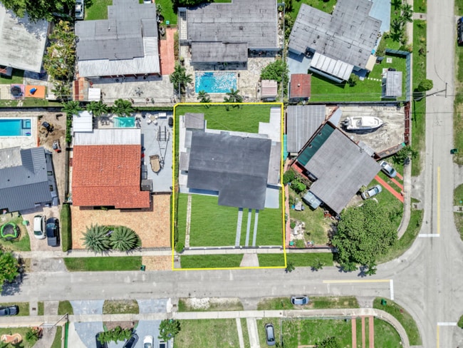 Building Photo - 4040 SW 108th Ave