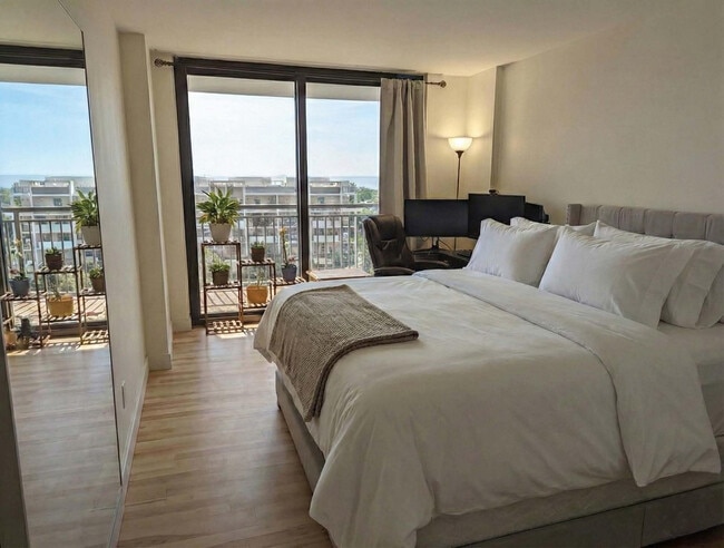 Building Photo - 3031 N Ocean Blvd