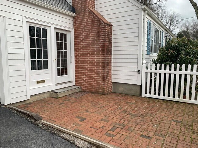 Building Photo - 123 S Pierce Rd