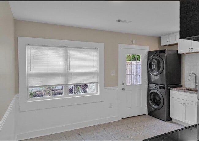 Building Photo - 1544 Orange Grove Rd