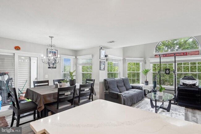 Foto del edificio - 5604 Willoughby Newton Dr