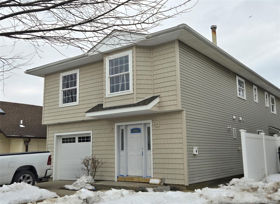 Foto del edificio - 451 E Pine St