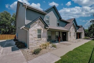 Building Photo - 561 S 2nd Ave