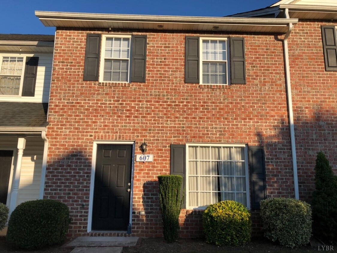 Primary Photo - 607 Capstone Dr