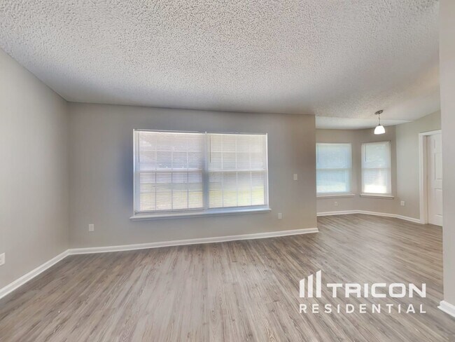 Foto del edificio - 4305 Ripken Cir W