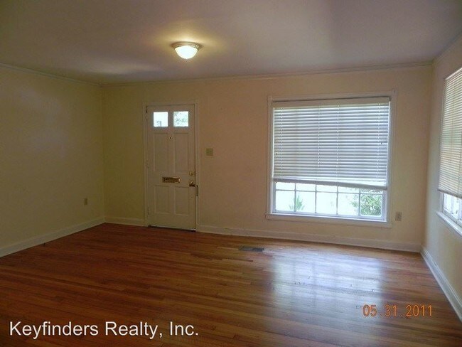 Building Photo - 925 Rittiner Dr