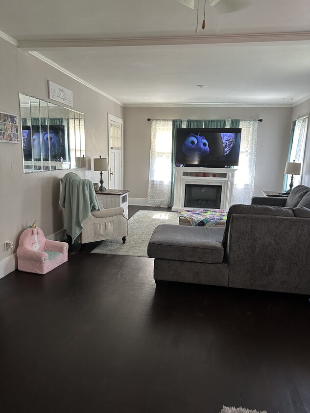 living room - 753 McKinley Ave